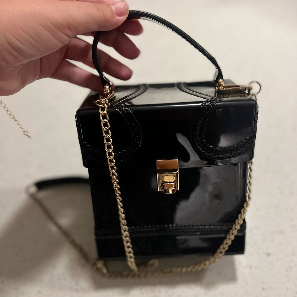 Small square shape bag - Black